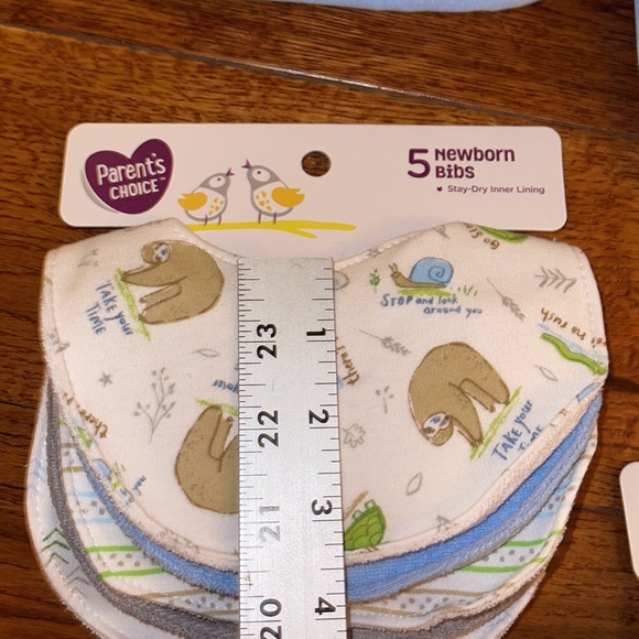 Infant Burpcloths and Newborn Bibs - Picture 12 of 13